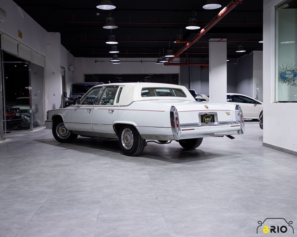 For Sale Cadillac Fleetwood 1990 — photo 2 for sale in Qatar