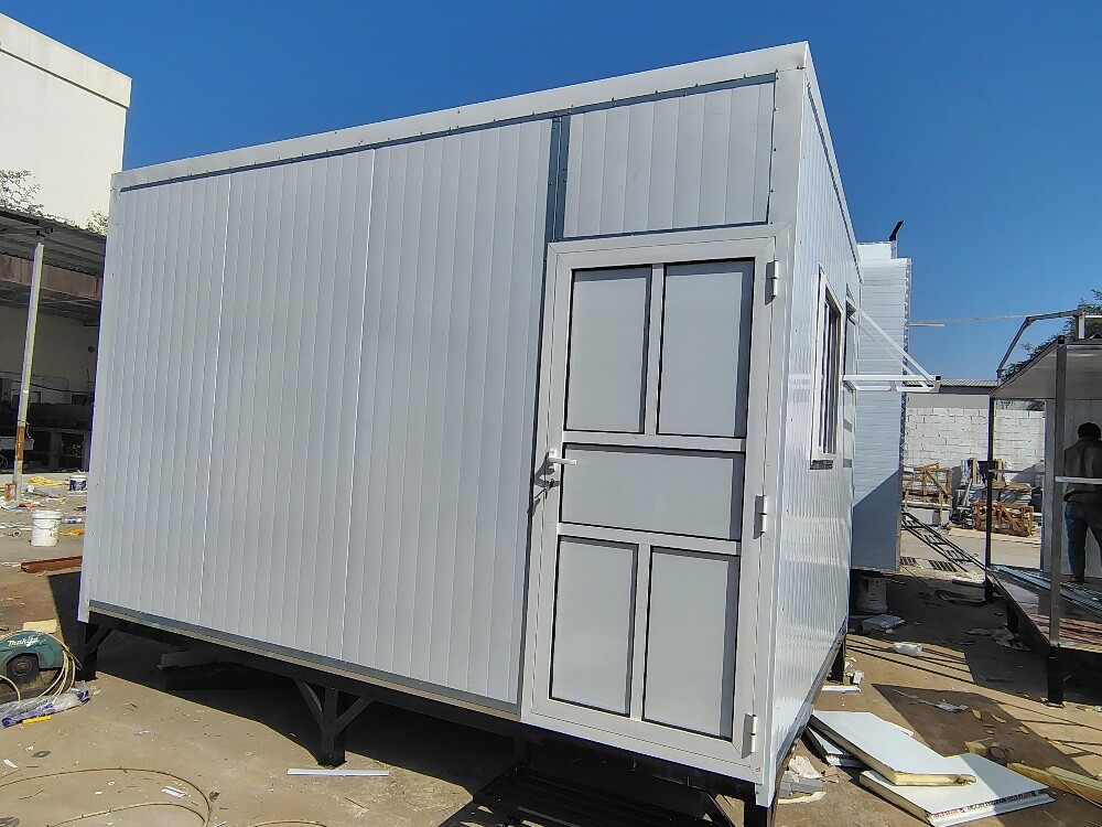 cabin, kitchen,toilets good price - 1