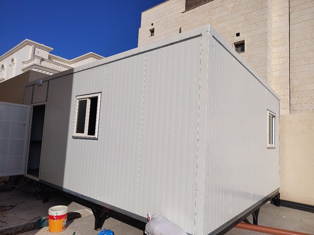cabin, kitchen,toilets good price - 6