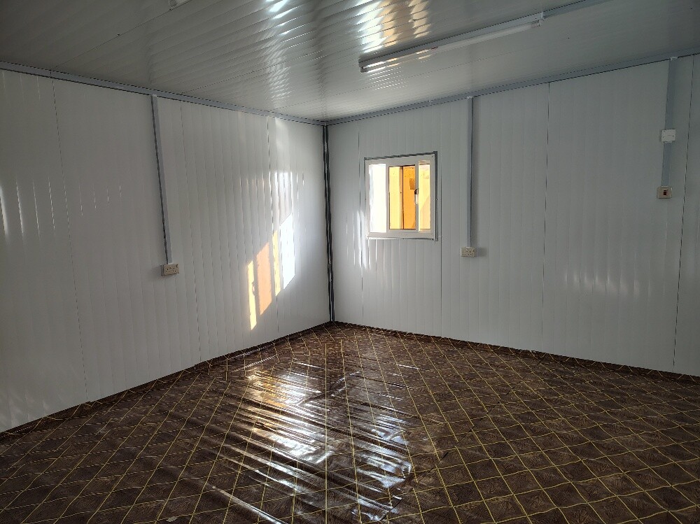 cabin, kitchen,toilets good price - 5