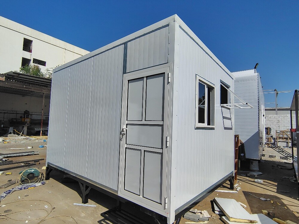 cabin, kitchen,toilets good price - 2