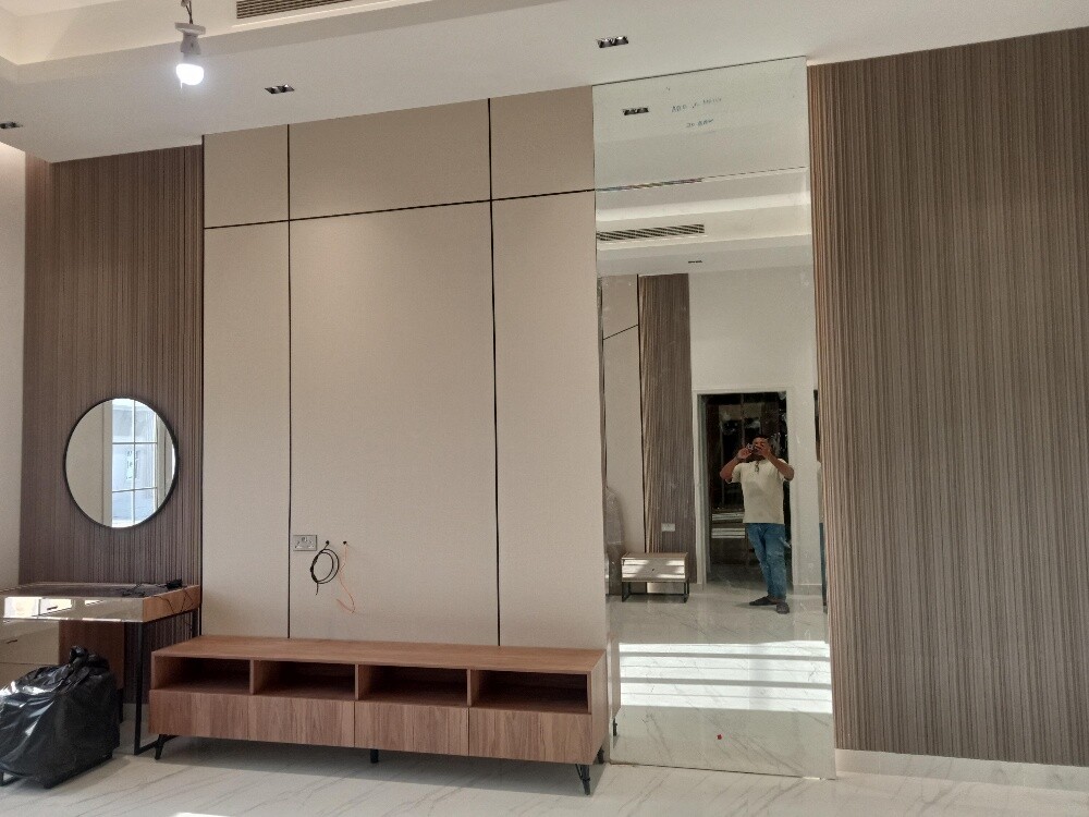 TV& Room Decor - 4