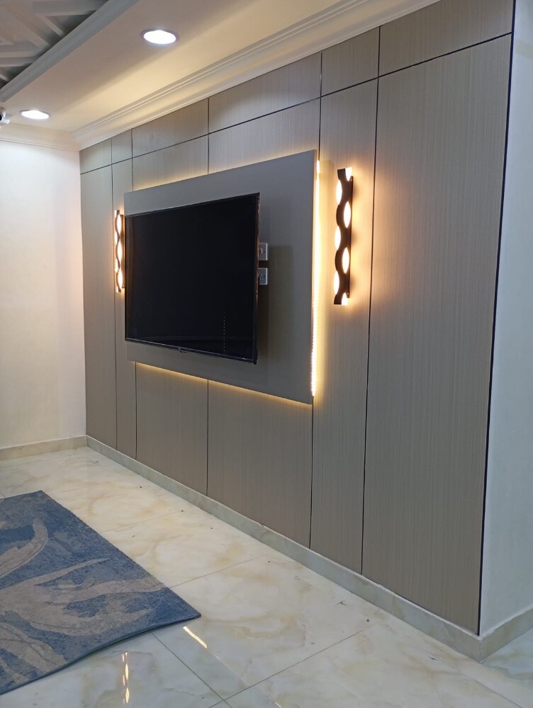 TV& Room Decor - 10