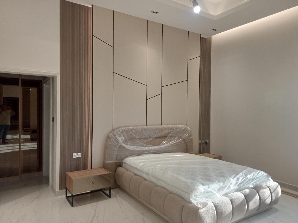 TV& Room Decor - 5