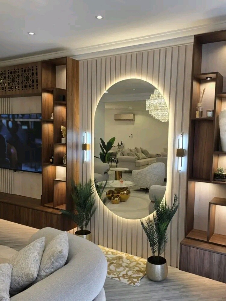 TV& Room Decor - 1