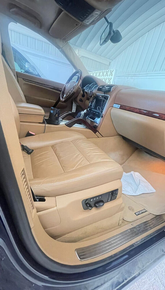 بورش كيان 2006/ماشيه145000 كم/ 8سلندر/ ما فيها اي حوادث /مالك ثاني/السعر 25،000 - 3