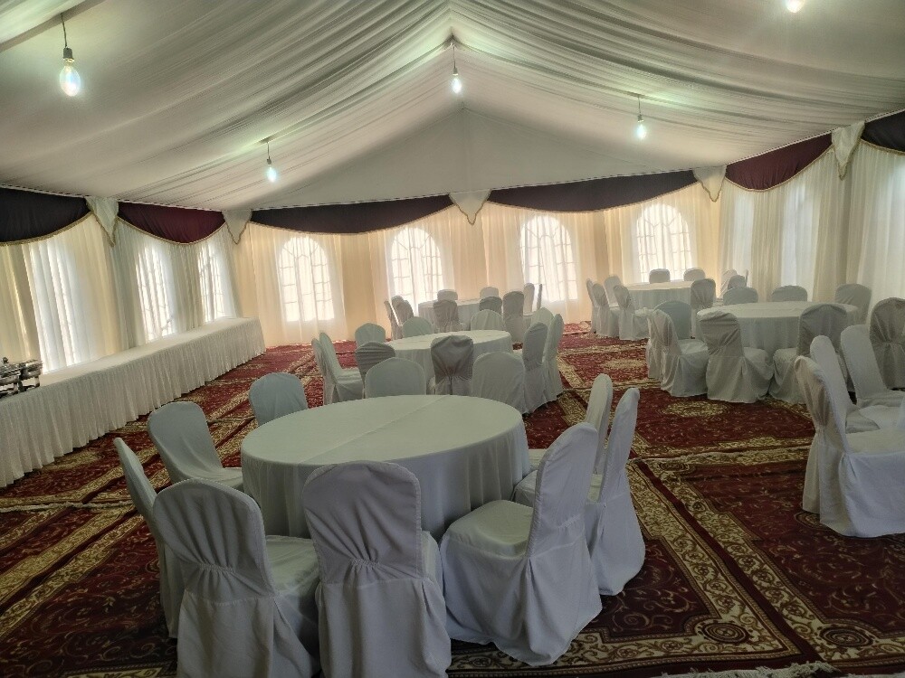 طاولات وكراسي - 1