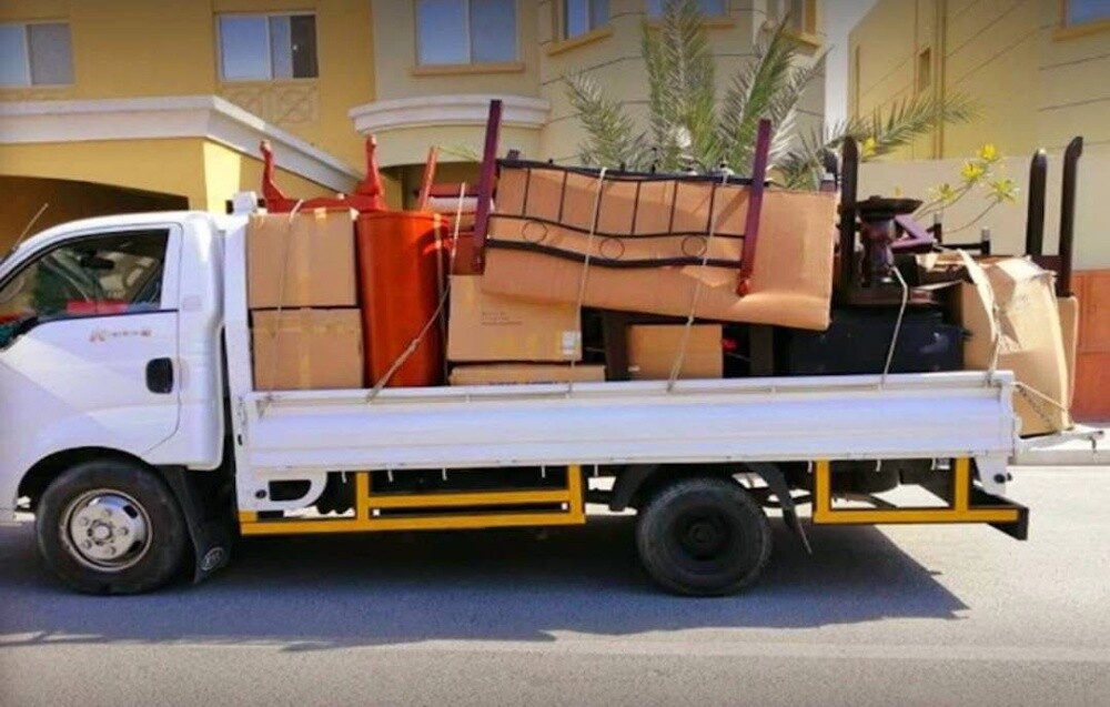 we are moving shifting please con - 1