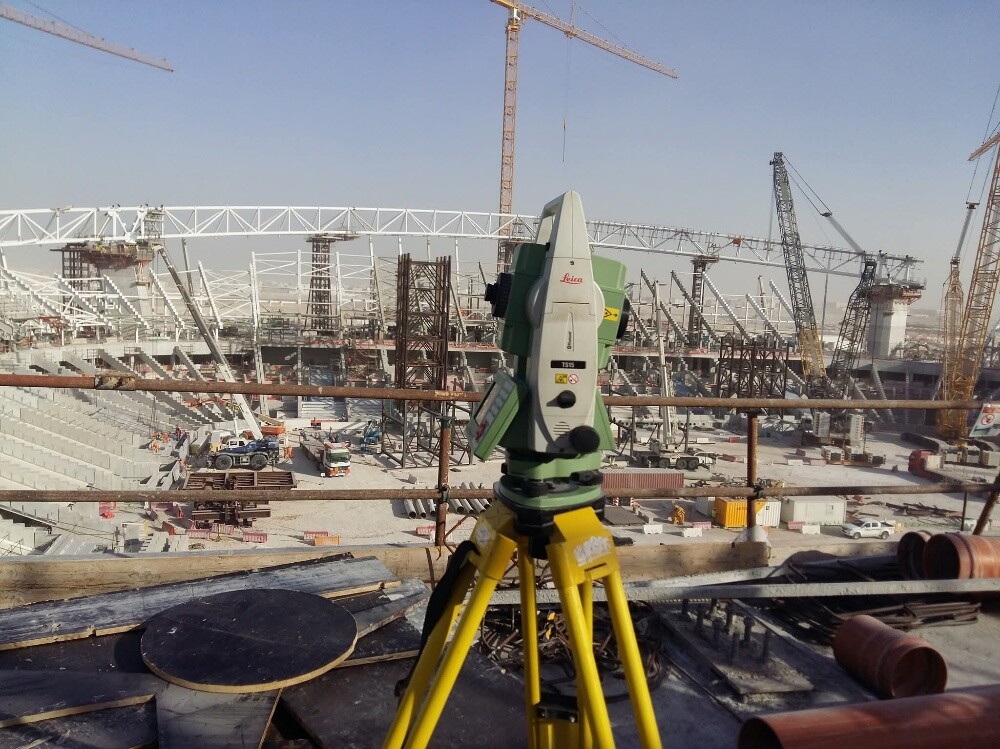 Land Surveyor with more than 10 y - 1