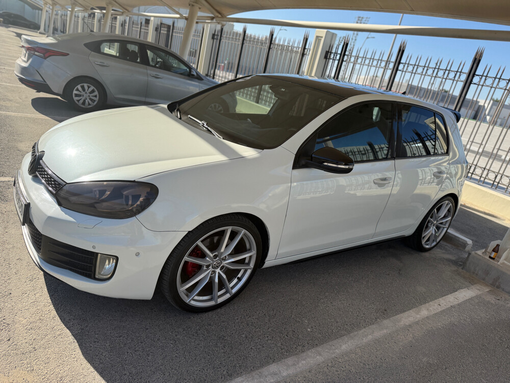 Volkswagen gti mk6 2012 - 1