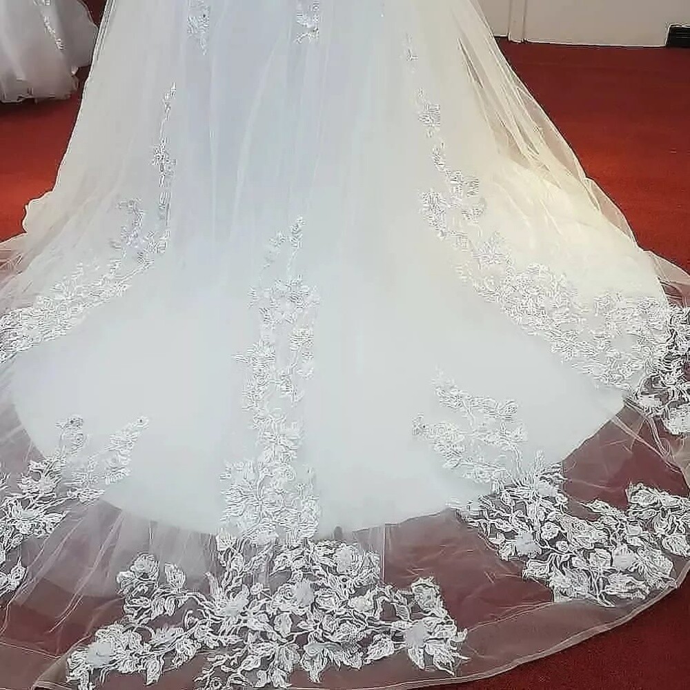 Brand new wedding dress for sale - 2