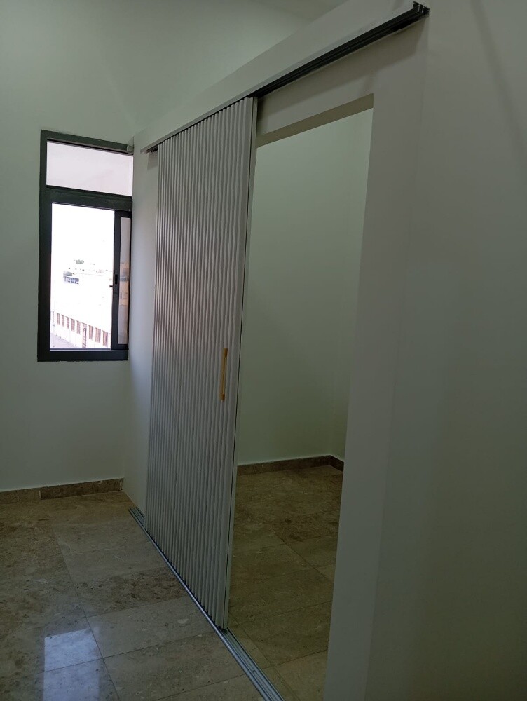 كبتات ودريسن وطاولات - 7