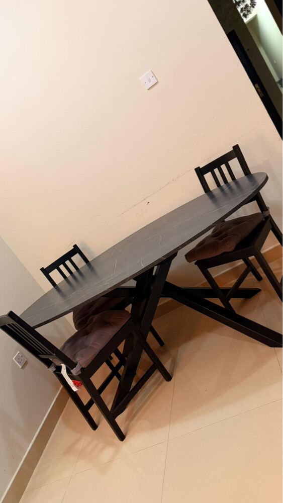 dinning table ikia  - 7