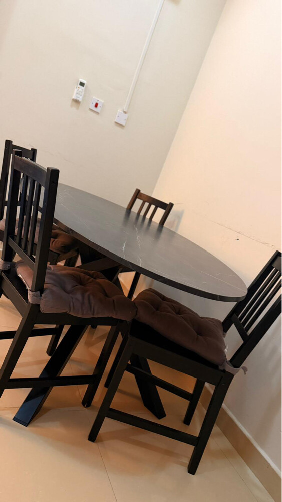 dinning table ikia  - 1