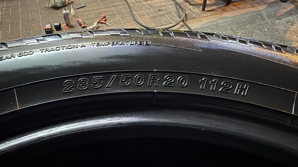 285/50/20" yokohama tyre - 5