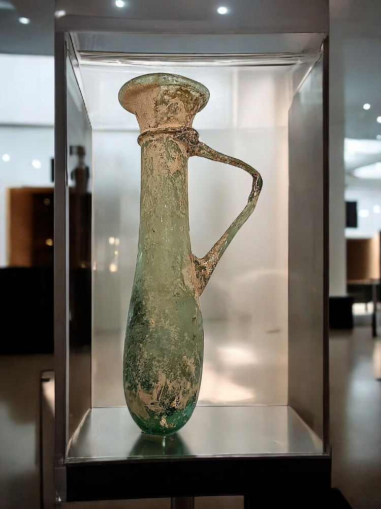 ancient glass roman - 1