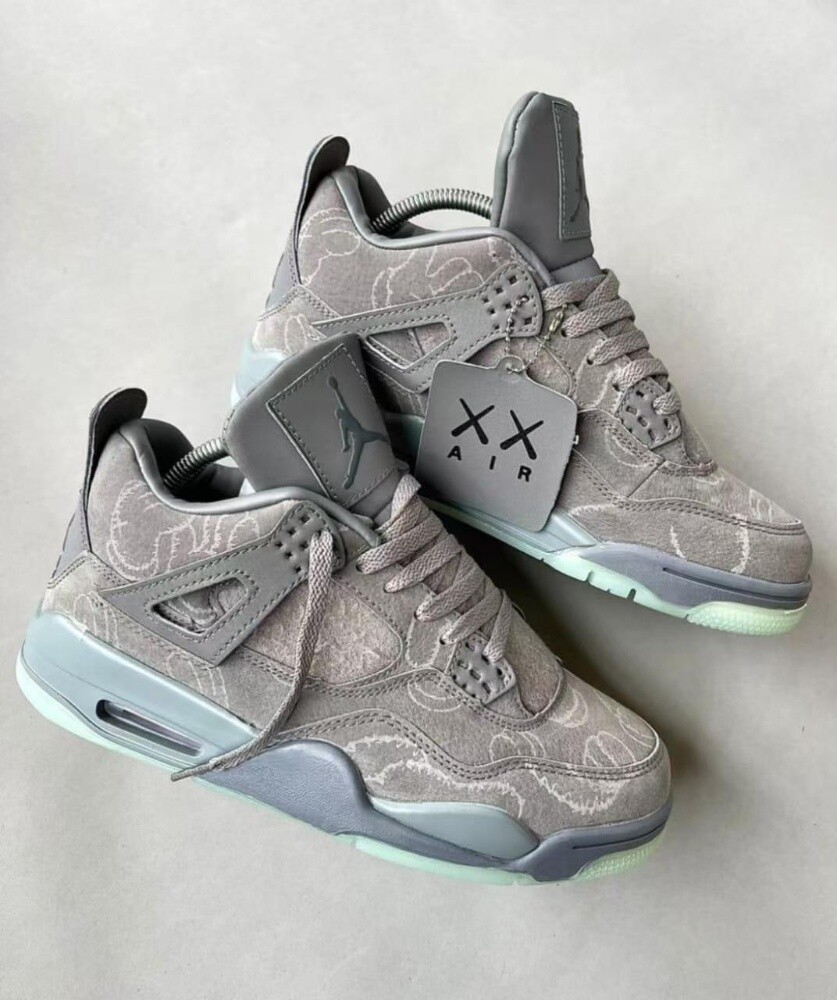 JORDAN 4 KAWS - 1