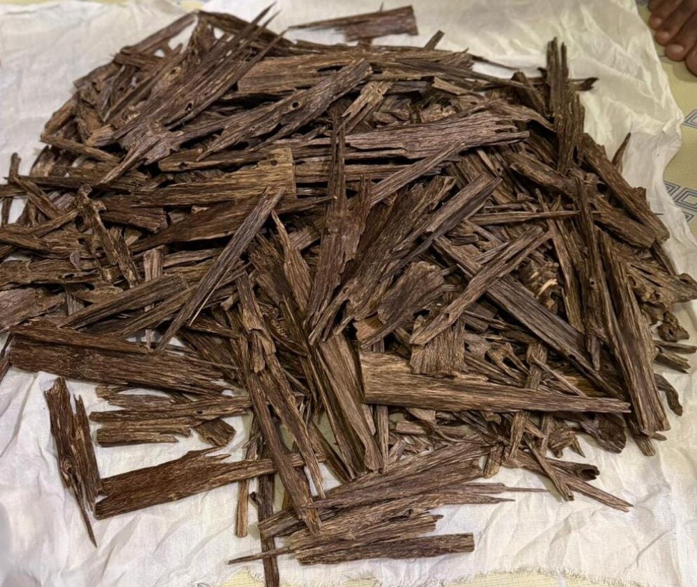 Original Hindi Oud 5 Tola - 1