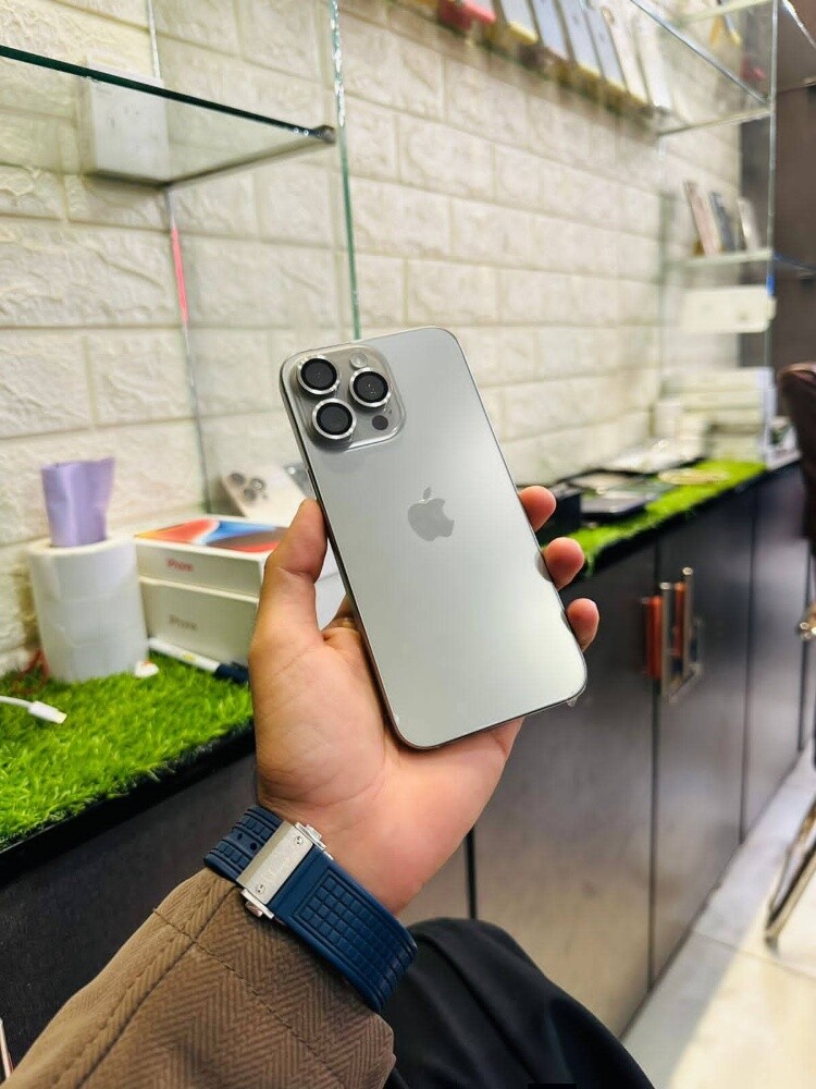 Apple Iphone 15 pro max - 1