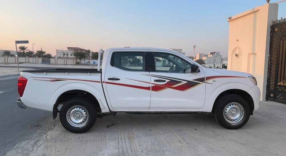 NISSAN NAVARA - 2