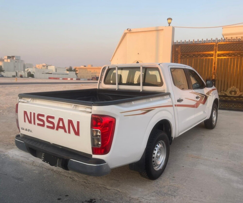 NISSAN NAVARA - 5