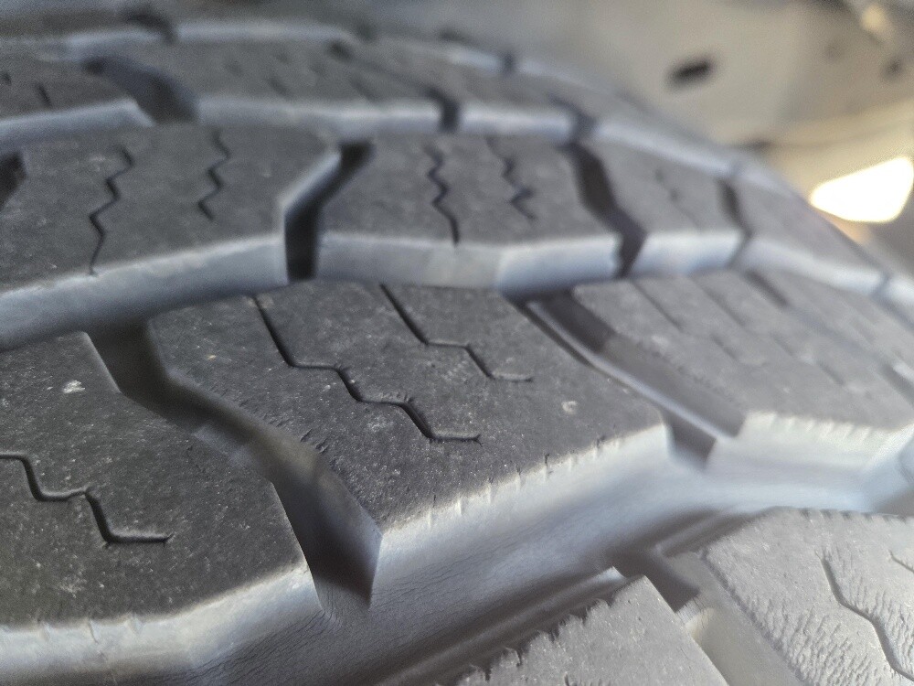 Landcruiser GXR V8 BRAID wheels FSH - 11