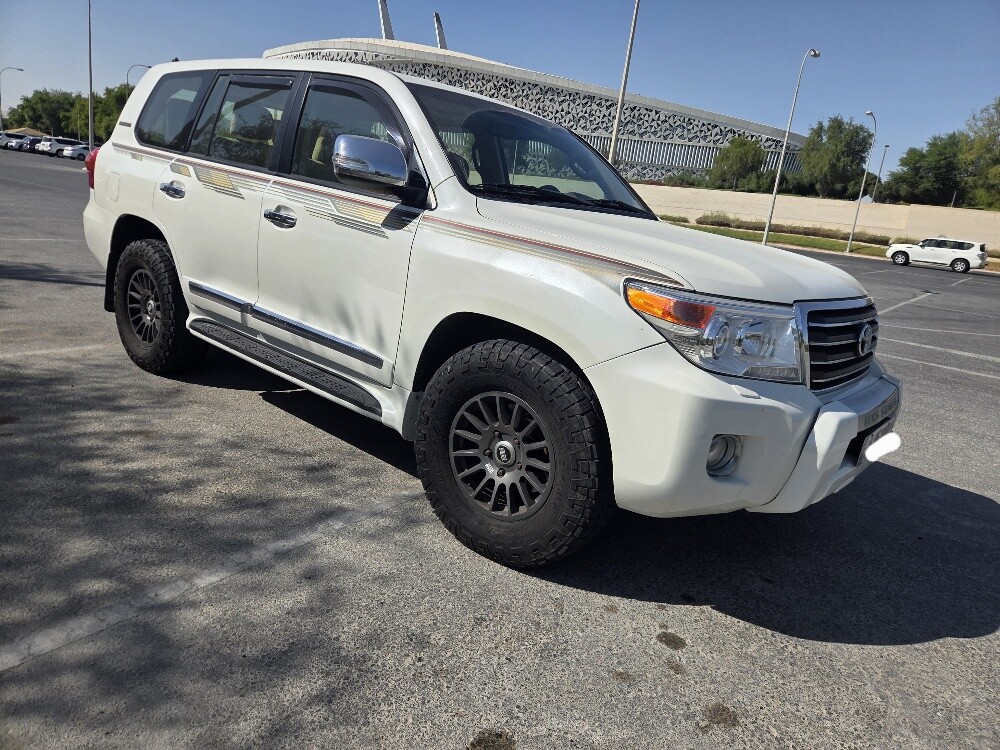 Landcruiser GXR V8 BRAID wheels FSH - 3