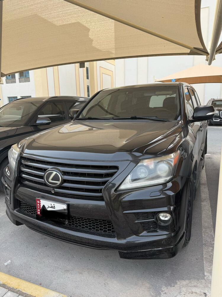 LX 570 in mint condition  - 9