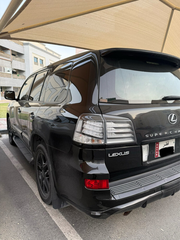 LX 570 in mint condition  - 3