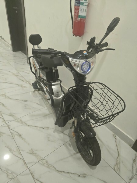 Scooter for sale in fairly good - 4