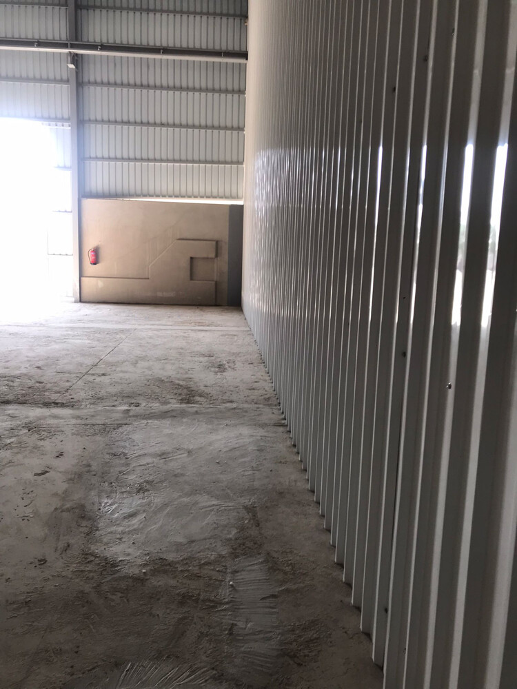 Store for rent in Industrial - 4