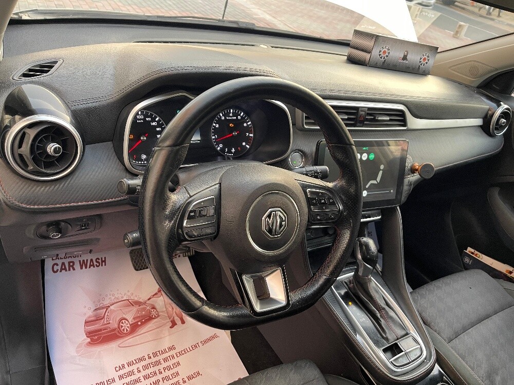 MG ZS - 1
