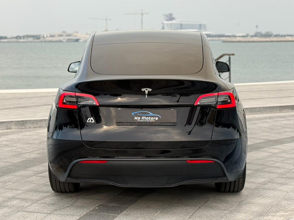 tesla Y 2024 — photo 2 for sale in Qatar