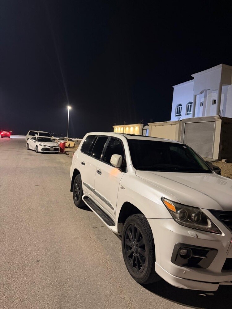 للبيع لكزس ال اكس 570 - 2