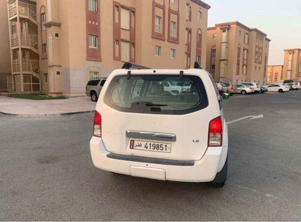 سياره نيسان باثفايندر للبيع - 1