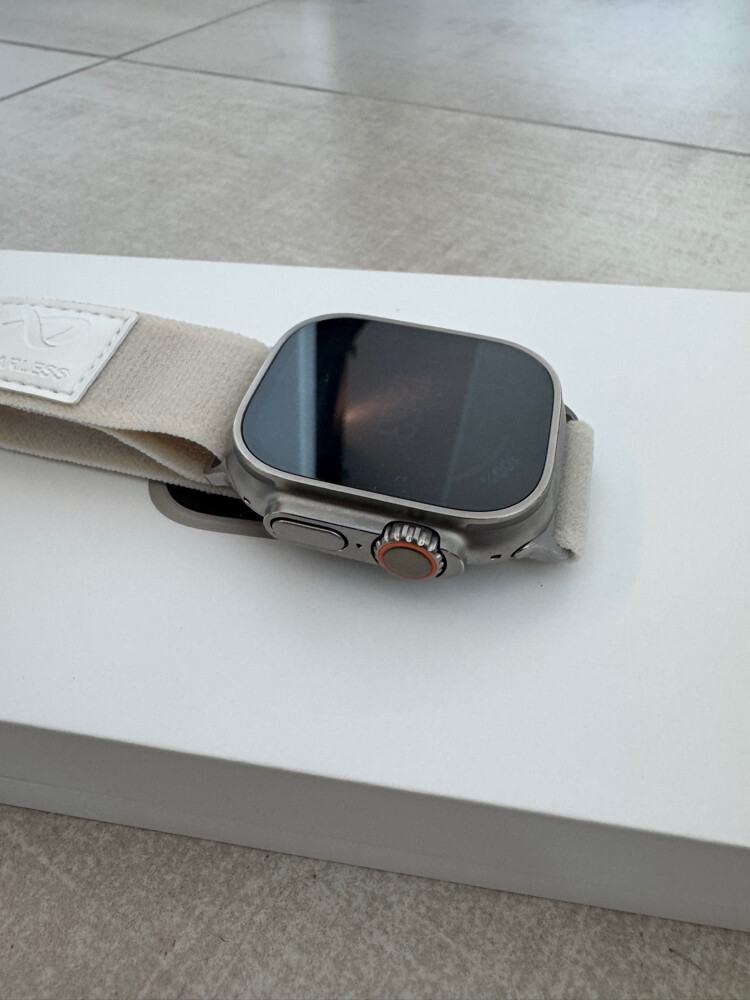 Apple Watch Ultra(Gen 1)+4 straps - 1