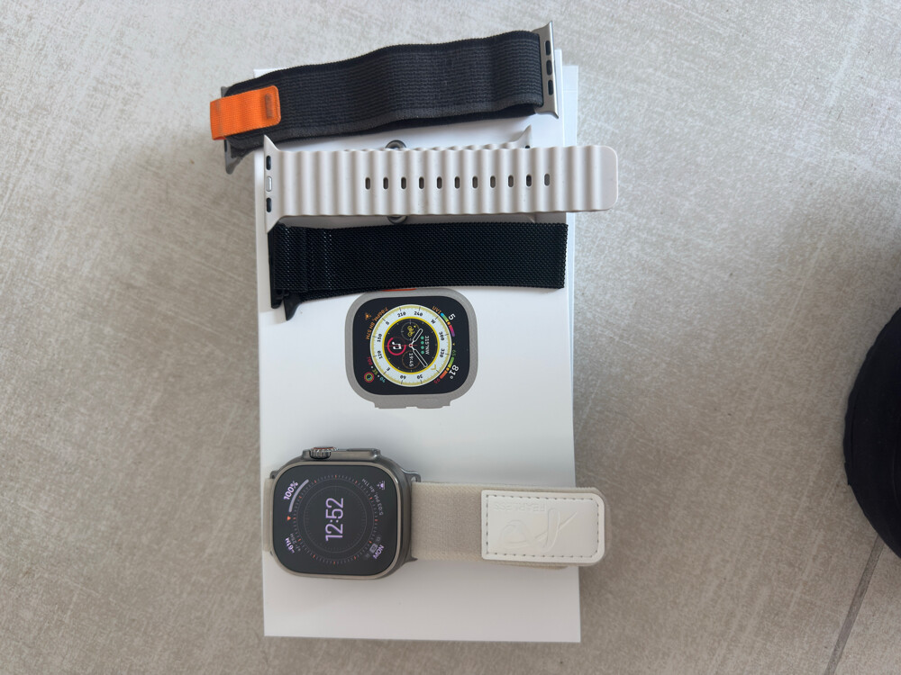 Apple Watch Ultra(Gen 1)+4 straps - 9