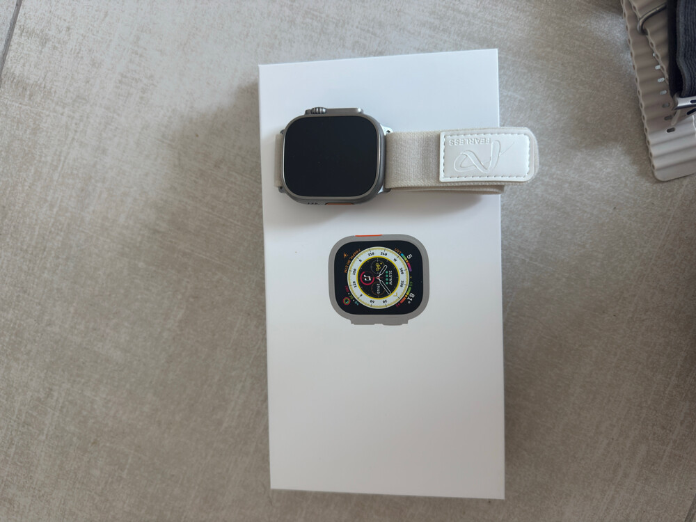 Apple Watch Ultra(Gen 1)+4 straps - 5