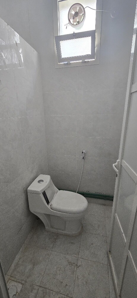 For rent, wor kers' accommodation. - 19
