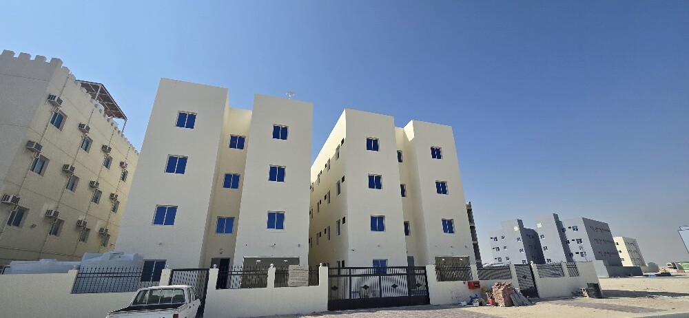 For rent, wor kers' accommodation. - 2