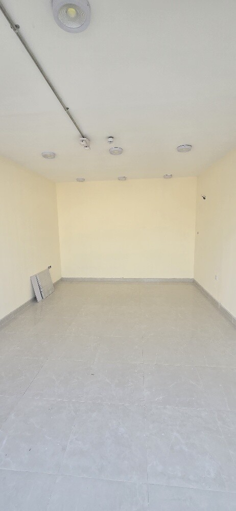 For rent, wor kers' accommodation. - 7