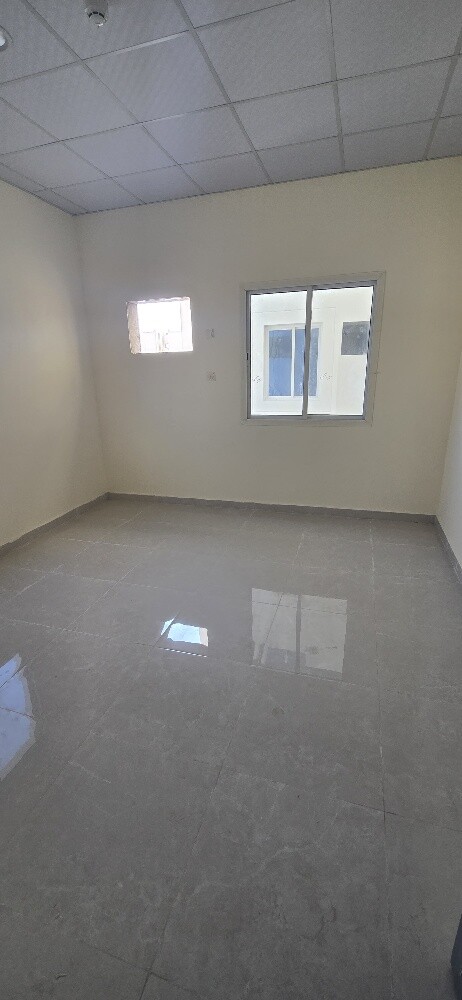 For rent, wor kers' accommodation. - 28