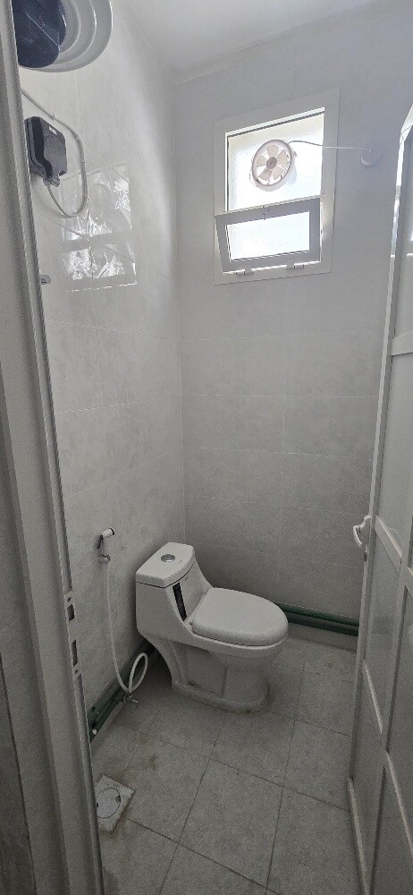 For rent, wor kers' accommodation. - 21