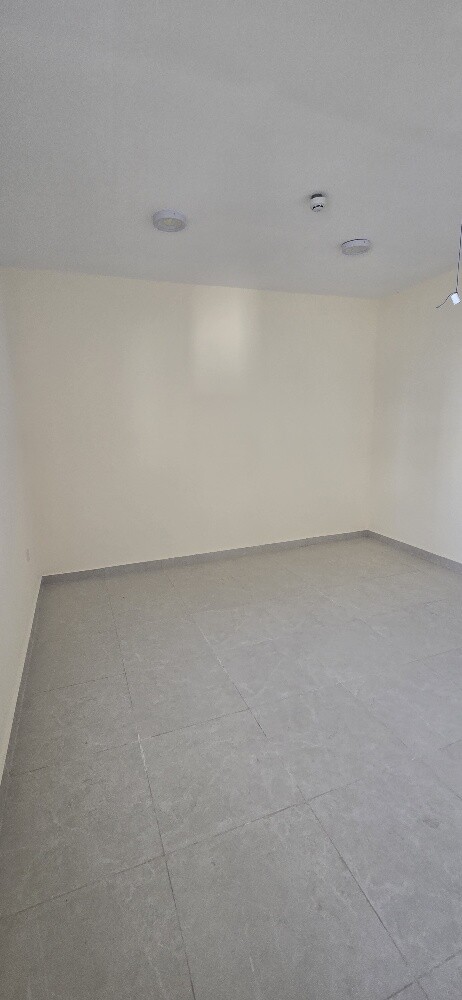 For rent, wor kers' accommodation. - 14
