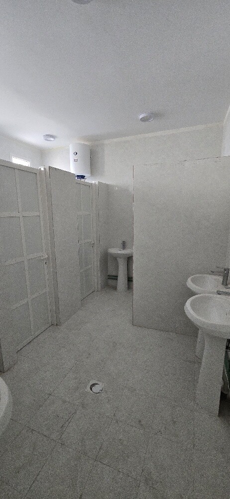 For rent, wor kers' accommodation. - 24