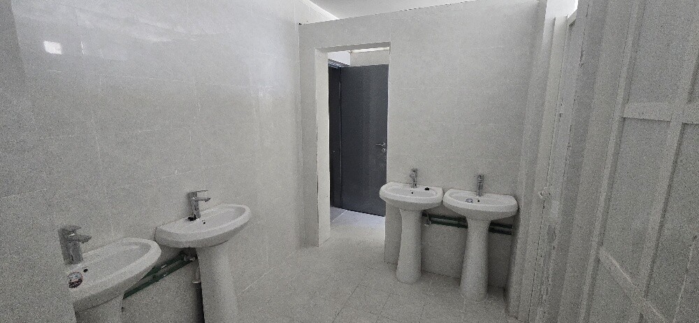 For rent, wor kers' accommodation. - 18