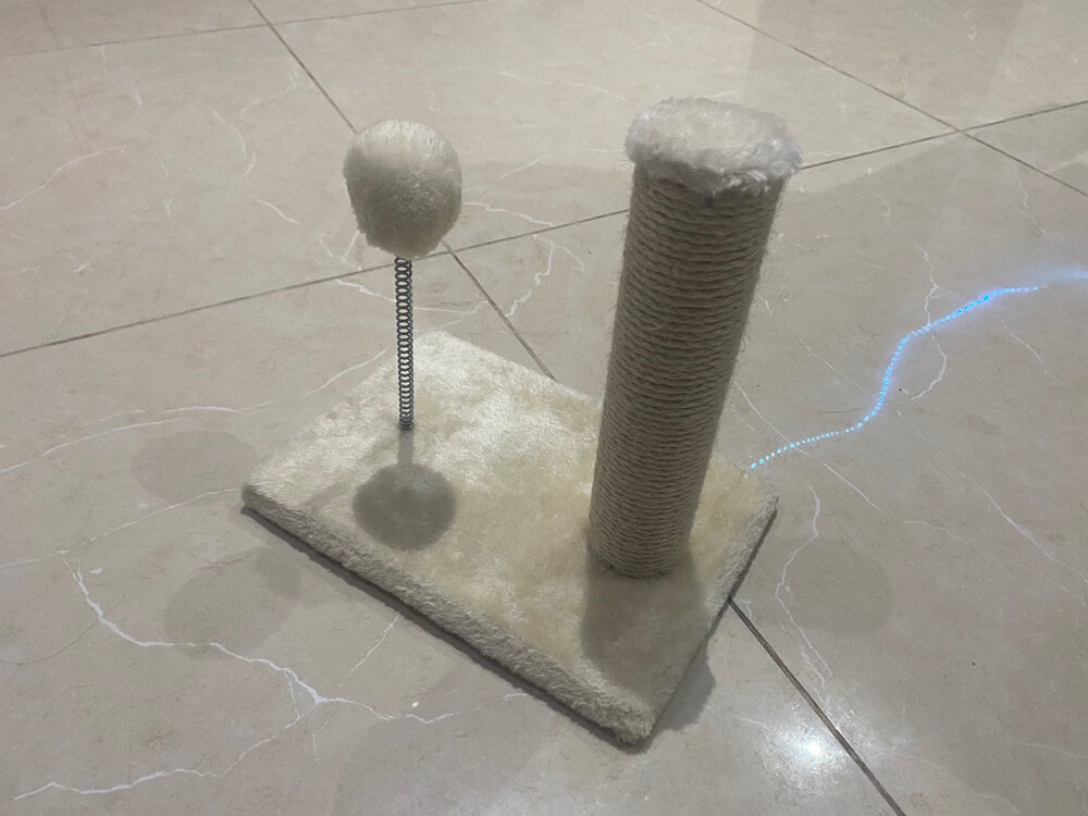 cat scratcher - 1