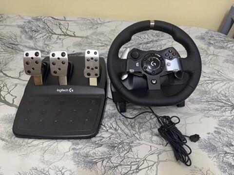 Logitech 920 driving wheel  - 1