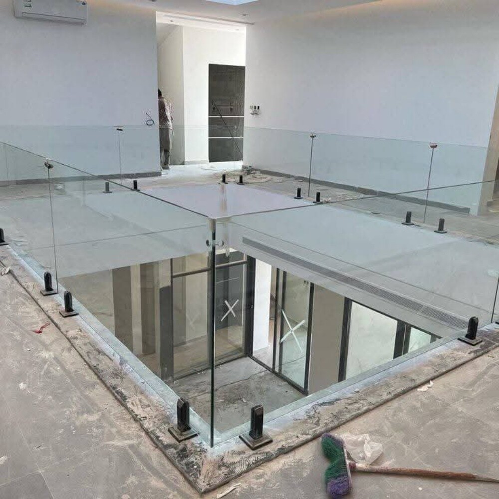 Stairscase glass design - 3