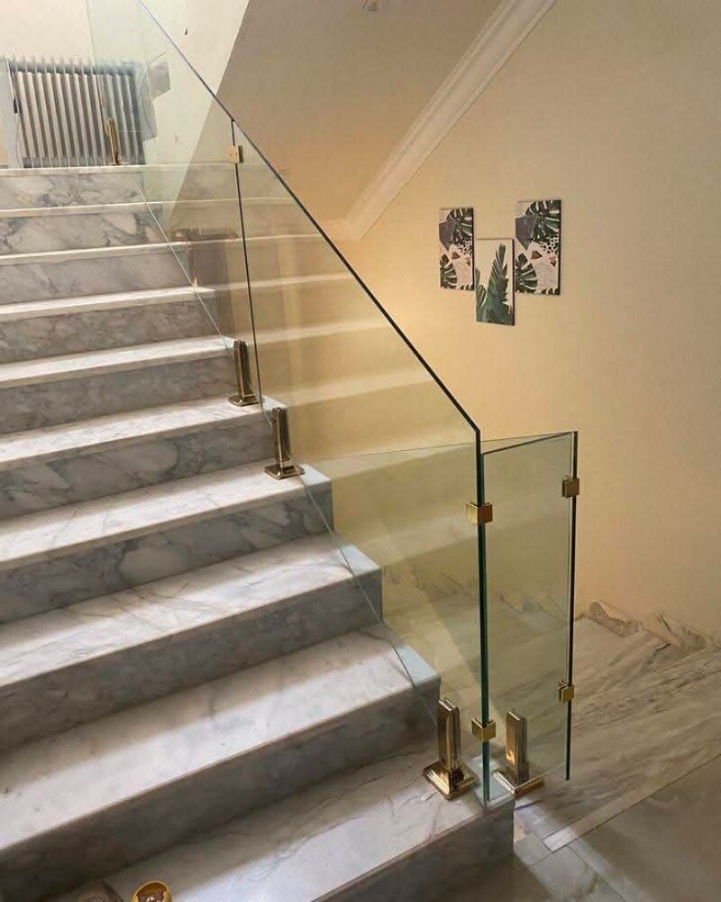 Stairscase glass design - 5